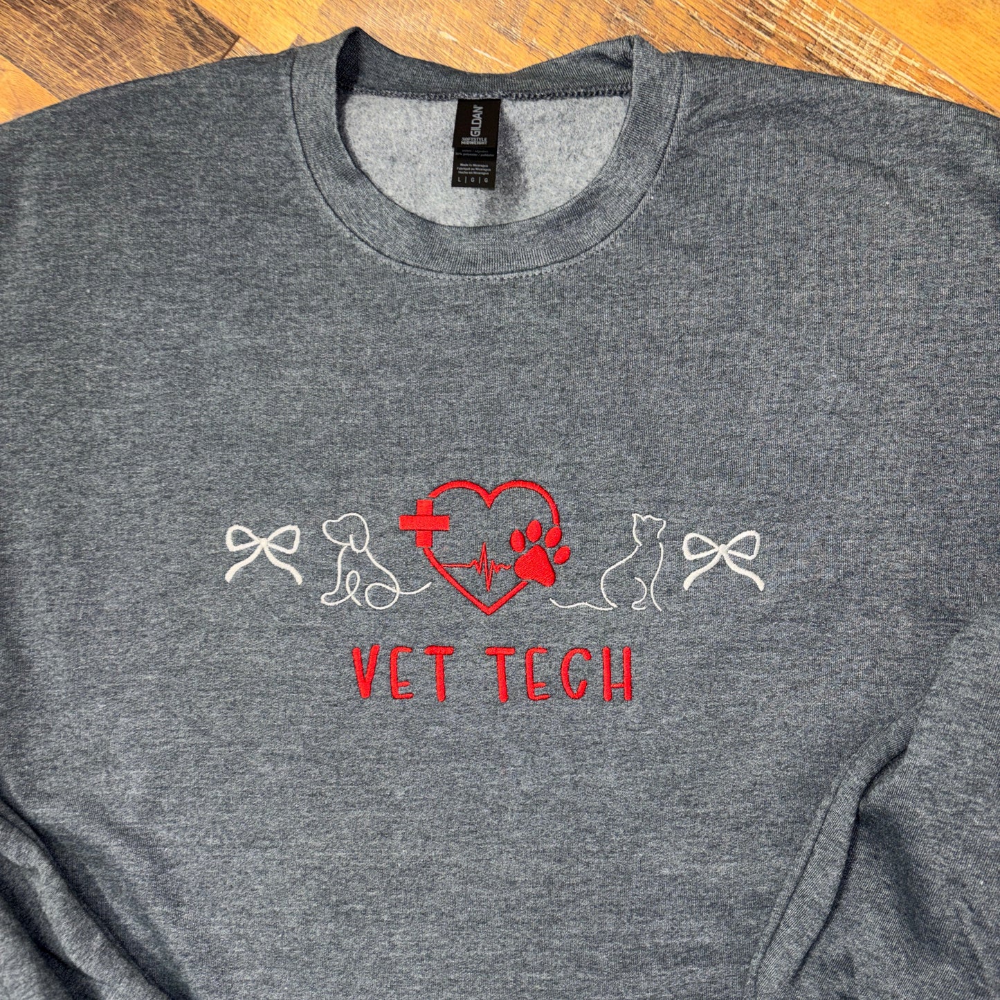 Vet Tech Gildan Crewneck