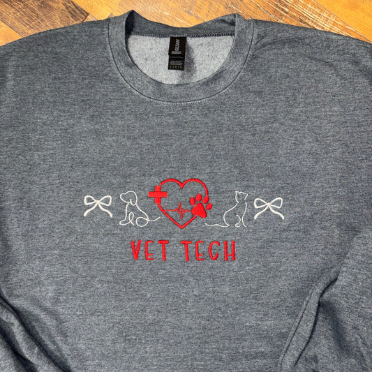 Vet Tech Gildan Crewneck